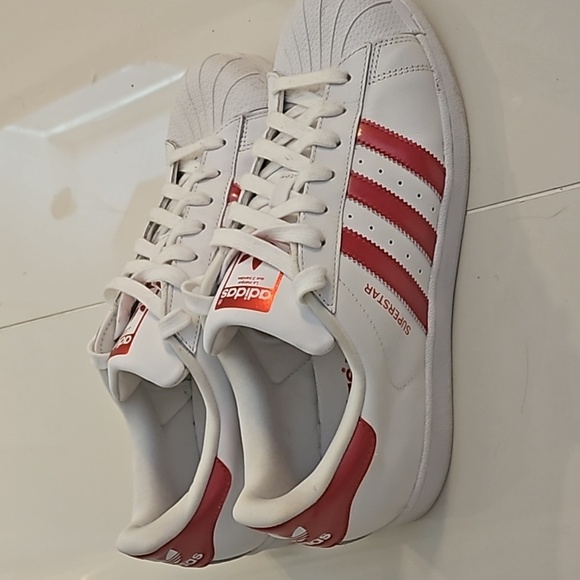 adidas Shoes - Adidas size 9.5 red striped superstar classic sneaker